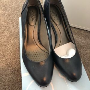 Navy Blue Cute Heels, New